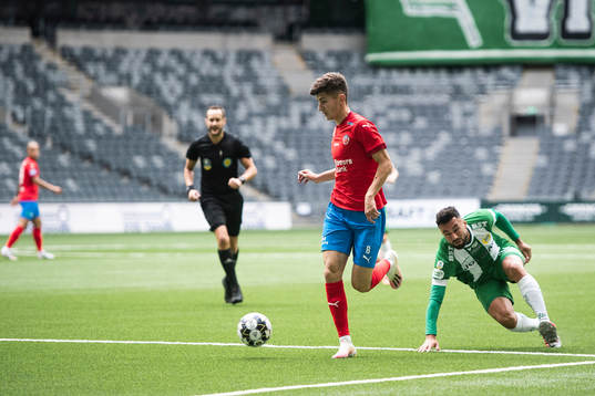 Helsingborgs Armin Gigovic och Hammarbys Imad Khalili