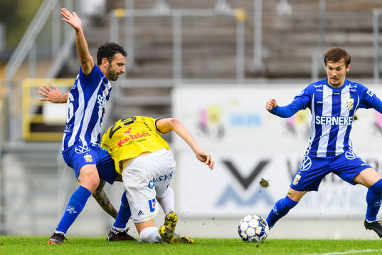 IFK Göteborgs André Calisir och Falkenbergs Gustaf Nilsson