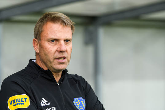 Falkenbergs tränare Hasse Eklund i mixade zonen
