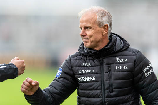 IFK Göteborgs tränare Roland Nilsson  jublar