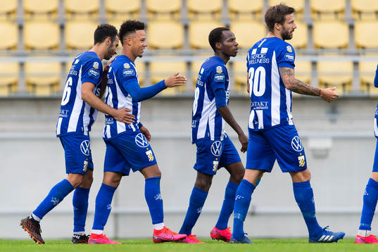 IFK Göteborgs Tobias Sana jublar med lagkamrater