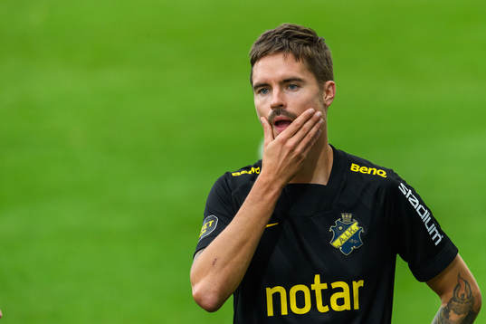 s Mikael Lustig