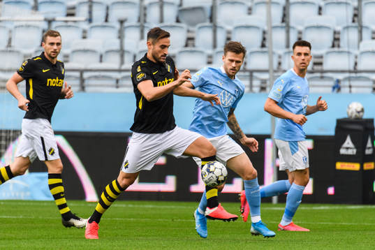 s Sotirios Papagiannopoulos och Malmö FFs Arnor Traustason