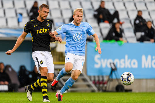s Filip Rogic och Malmö FFs Oscar Lewicki