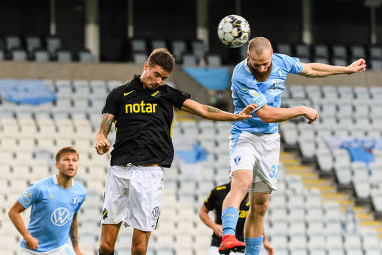 s Mikael Lustig och Malmö FFs Jo Inge Berget