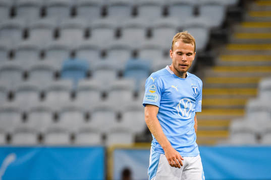 Malmö FFs Oscar Lewicki deppar
