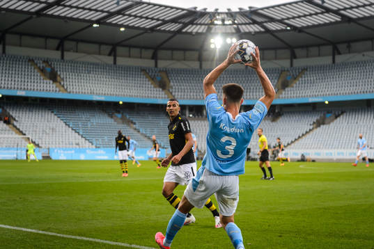 s Nabil Bahoui och Malmö FFs Jonas Knudsen