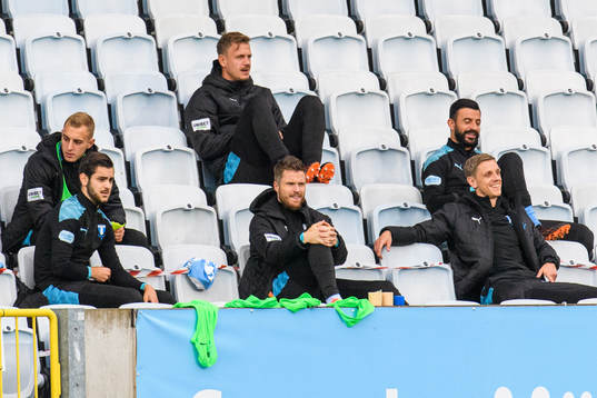 Malmö FFs avbytarbänk med målvakt Johan Dahlin