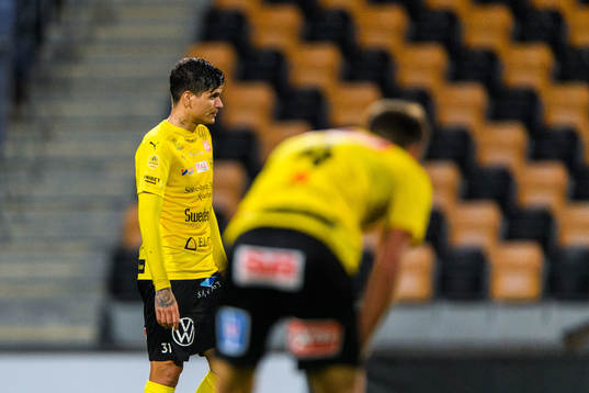 Mjällbys David Batanero Puigbó deppar