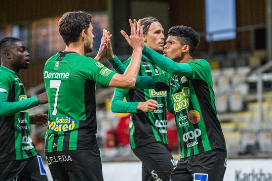 Varbergs Luke Le Roux   och Varbergs Robin Tranberg   jublar