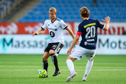 Per Ciljan Skjelbred of Rosenborg and Mikkel Maigaard of