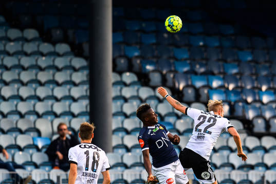 Jack Ipalibo of Strømsgodset and Gjermund Åsen of
