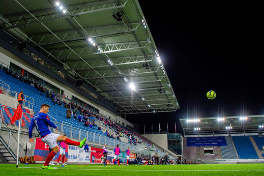 Herolind Shala of Vålerenga takes a corner kick