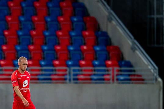 Petter Strand looks dejected