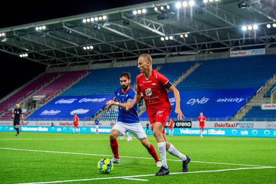 Magnus Lekven of Vålerenga and Kristoffer Barmen of Brann