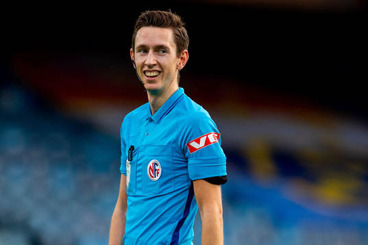Sivert Øksnes Amland, referee