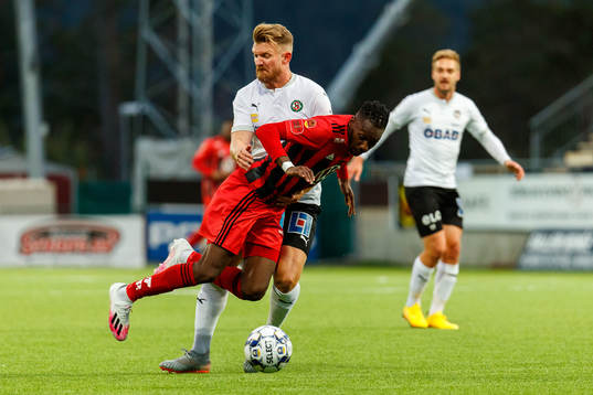 Östersunds Blair Turgott och Örebros Michael Almebäck