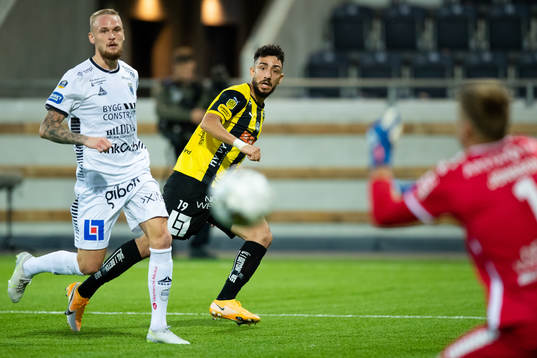 Häckens Daleho Irandust skjuter ett skott som Sirius