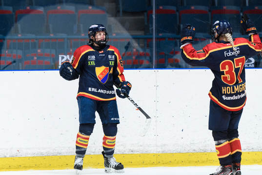 Djurgårdens Josefine Jakobsen jublar