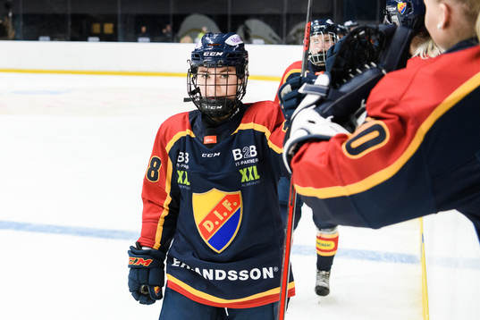 Djurgårdens Alice Östensson jublar