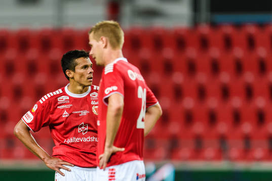Kalmars Erik Israelsson och Romário Pereira Sipião deppar