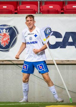 IFK Norrköpings Ísak Bergmann Jóhannesson jublar