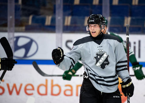 s Nicklas Heinerö jublar