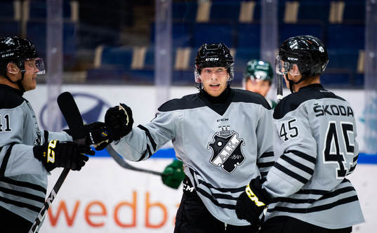 s Nicklas Heinerö jublar