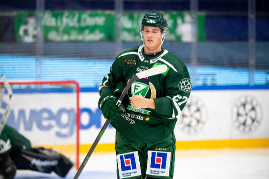 Färjestads Oskar Bäck deppar