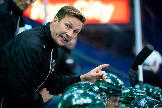 Färjestads huvudtränare Johan Pennerborn