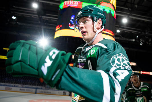 Färjestads Victor Ejdsell jublar