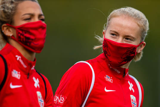 Celin Bizet Ildhusøy and Julie Blakstad of the Norwegian