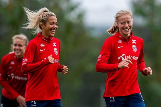 Celin Bizet Ildhusøy and Julie Blakstad of the Norwegian