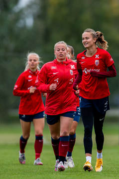 Therese Sessy Åsland and Caroline Graham Hansen of the