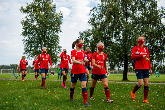 Tuva Hansen, Emilie Woldvik and Kristine Minde of the