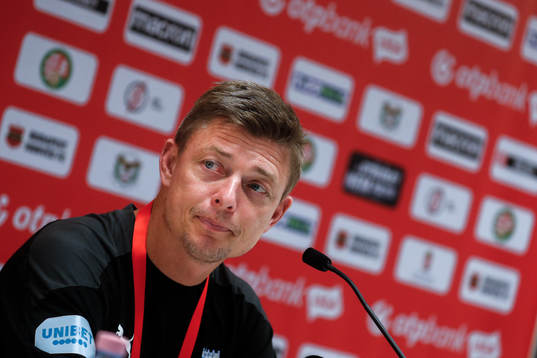 Head coach Jon Dahl Tomasson