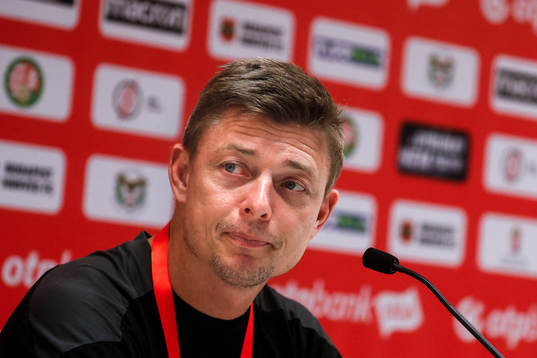 Head coach Jon Dahl Tomasson