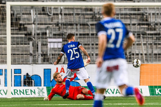 Pedro Tiba of Lech Poznan scores the 0-1 goal behind