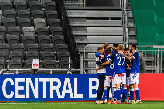 Pedro Tiba of Lech Poznan celebrates the 0-1 goal