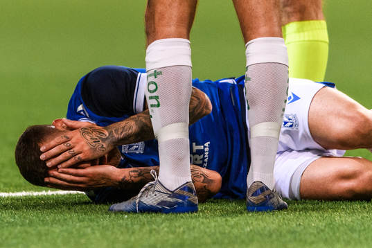 Pedro Tiba of Lech Poznan in pain