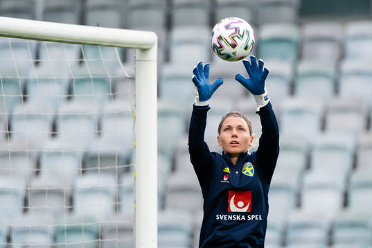 Goalkeeper Jennifer Falk