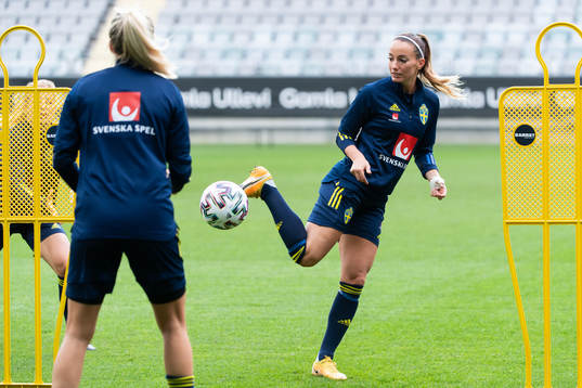 Kosovare Asllani