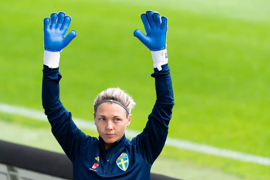 Goalkeeper Jennifer Falk