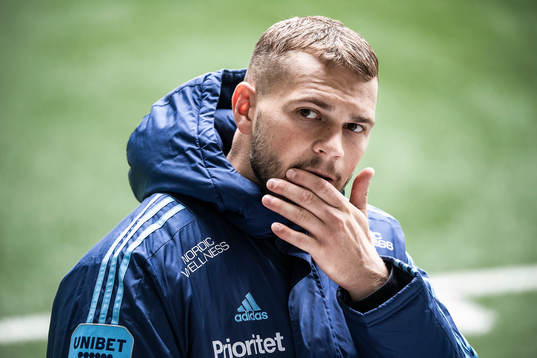 Djurgårdens Jesper Karlström deltar i en presskonferens
