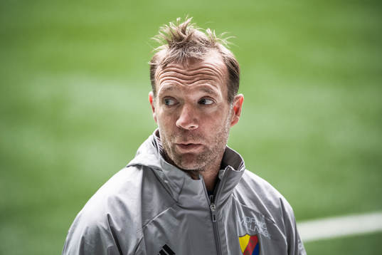 Djurgårdens tränare Kim Bergstrand deltar i en