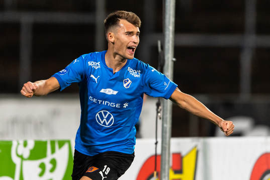 Halmstads Rasmus Wiedesheim-Paul jublar