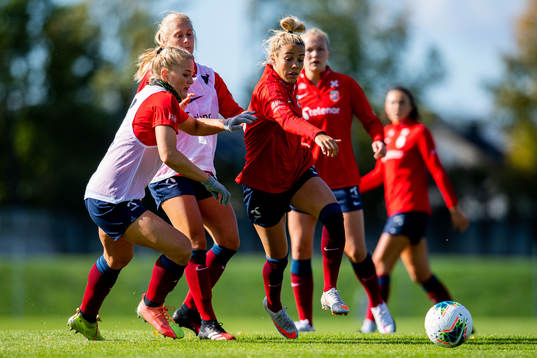 Lisa-Marie Karlseng Utland and Celin Bizet Ildhusøy of the