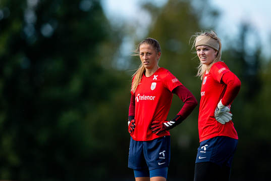 Goalkeepers Cecilie Fiskerstrand and Guro Pettersen of the