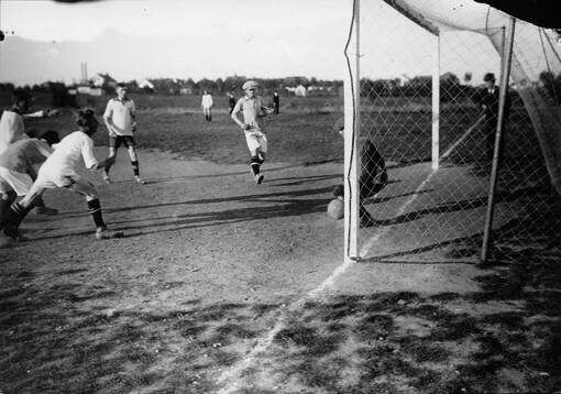 Fotboll, Limhamns Boll- & IF - Lunds G- & IF. Framför