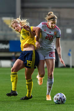 Anna Anvegård of Sweden and Lilla Turányi of Hungary